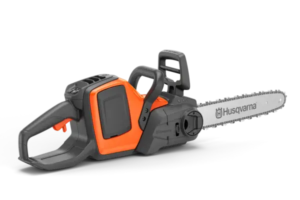 Husqvarna 230i cu acumulator și încărcător